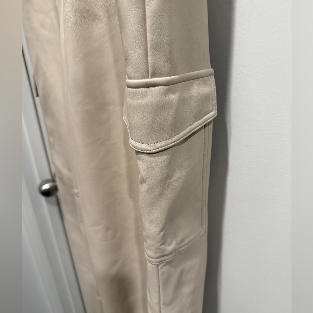 Express Cream Wide Leg Pants. Hardly Used - Picture 2 of 6
